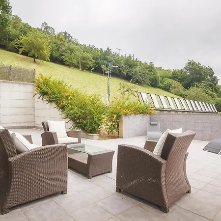 Beautiful Townhouse 20 Km From Bilbao *